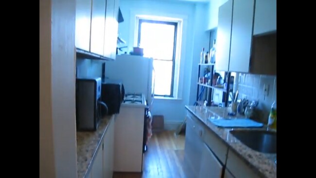 Building Photo - 70 Queensberry St