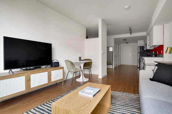 Building Photo - 330 3rd Ave W