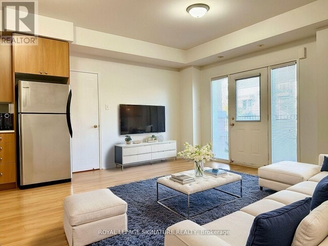 Photo du bâtiment - 3088 Eglinton Ave W