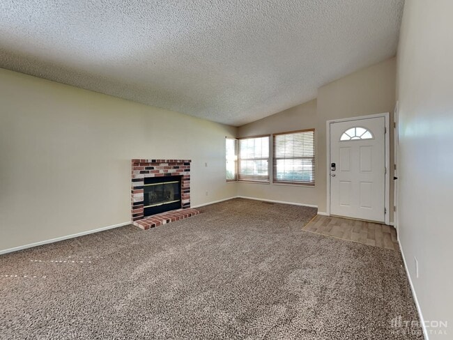 Building Photo - 1582 Woodhaven Ln