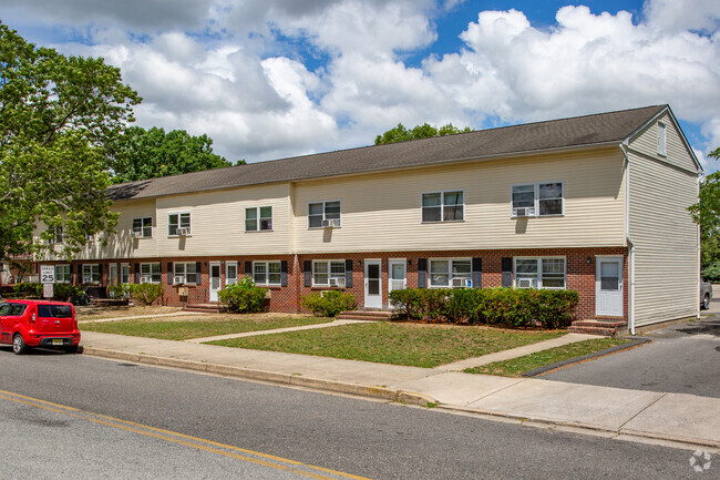 Building Photo - Dock Street Apartments