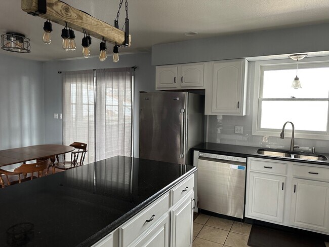 Building Photo - 2270 Balsam Ct