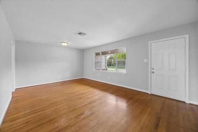 Building Photo - 8037 Longridge Dr