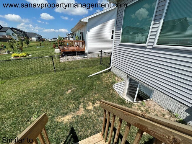 Foto del edificio - Desirable Crossings of Deer Creek Ranch with Finished Basement & Fenced Yard