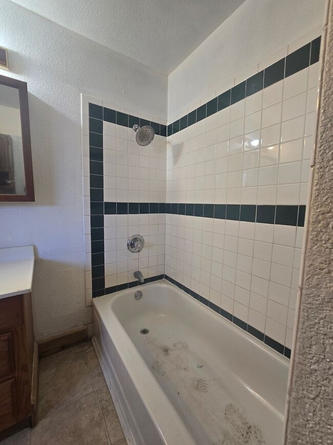 Foto del edificio - 3 Bed 2 Bath at Shawnee