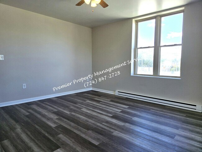 Foto del edificio - 211 E Wallace Ave