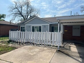 Building Photo - 4716 SE 27th St