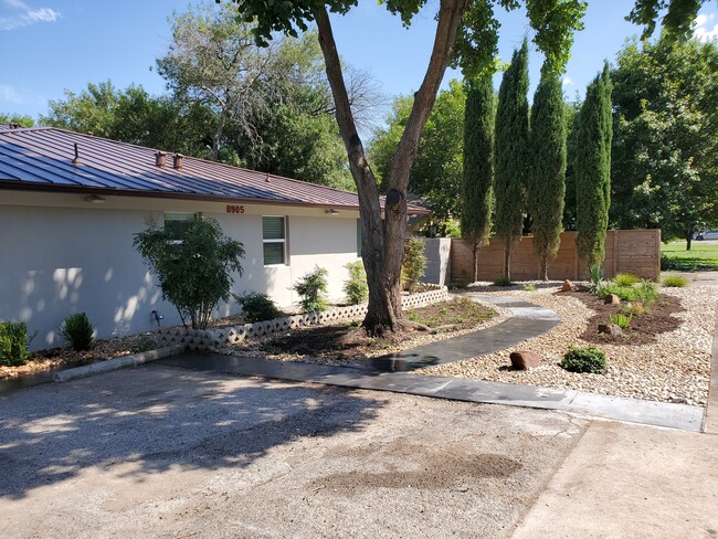 Building Photo - 8920 Trone Cir