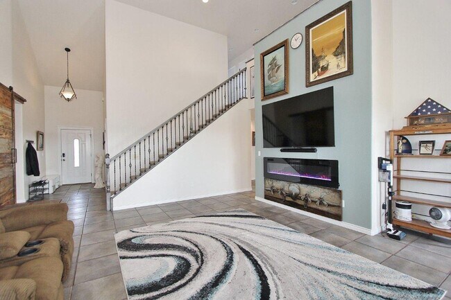 Building Photo - 5 br, 3.5 bath House - 11395 W. Kiplinng