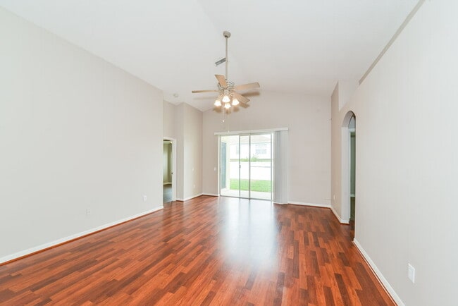 Foto del edificio - 12817 Kings Lake Dr