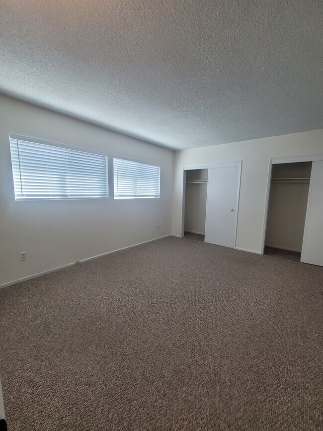 Building Photo - 3361 Tapo Canyon Rd
