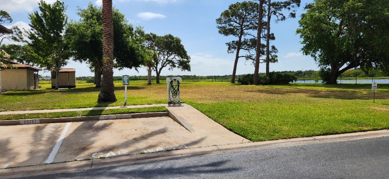 Building Photo - 430 Breakwater Dr