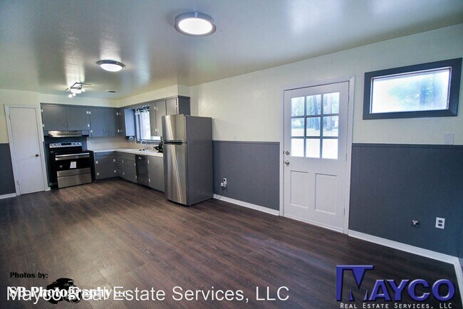 Foto del edificio - 3 br, 2 bath House - 9336 Pine Grove St.
