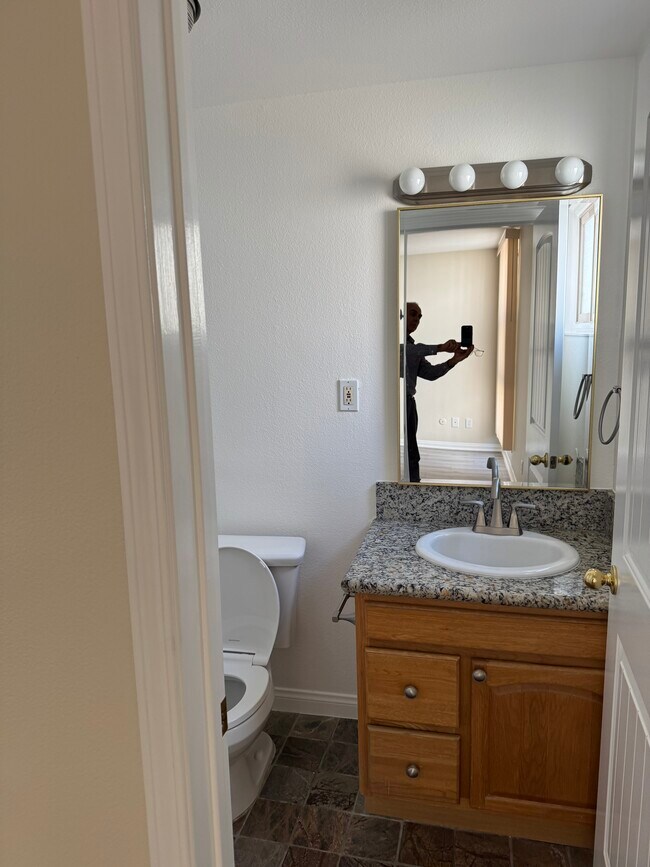 Baño principal - Casa Del Mar Apartments