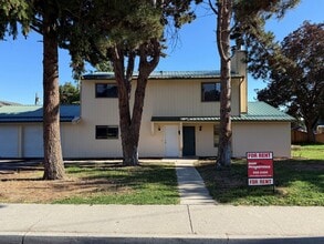 Building Photo - 925 Gellatly St