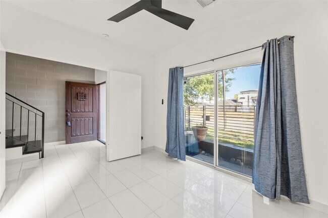 Foto del edificio - 1524 Blodgett St