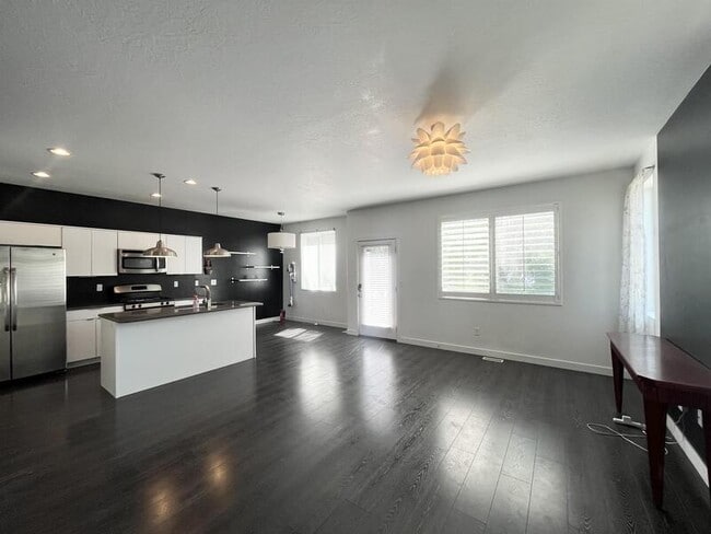 Building Photo - 3546 Terra Sol Dr