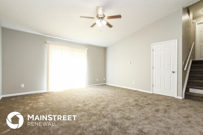 Foto del edificio - 644 Woods Crossing Ln