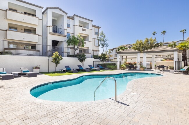 Foto del edificio - Stone Canyon Apartments