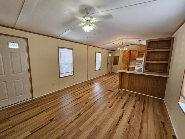 Building Photo - 32 Woodside Ln