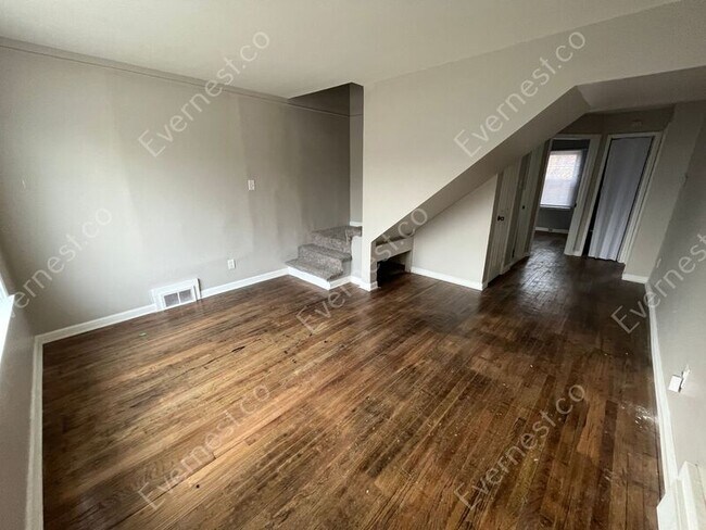 Building Photo - 413 E Jarvis Ave