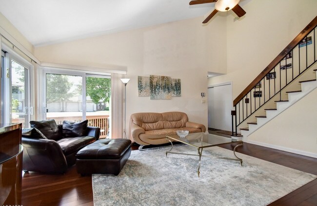 Foto del edificio - 250 Ridgedale Ave