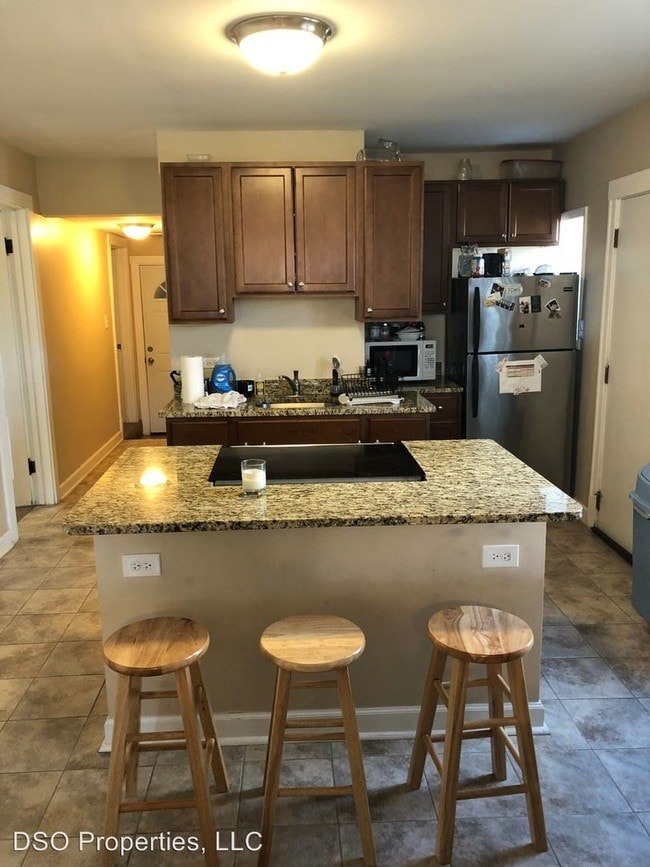 Building Photo - 3 br, 1 bath Apartment - 3416  N. Keeler