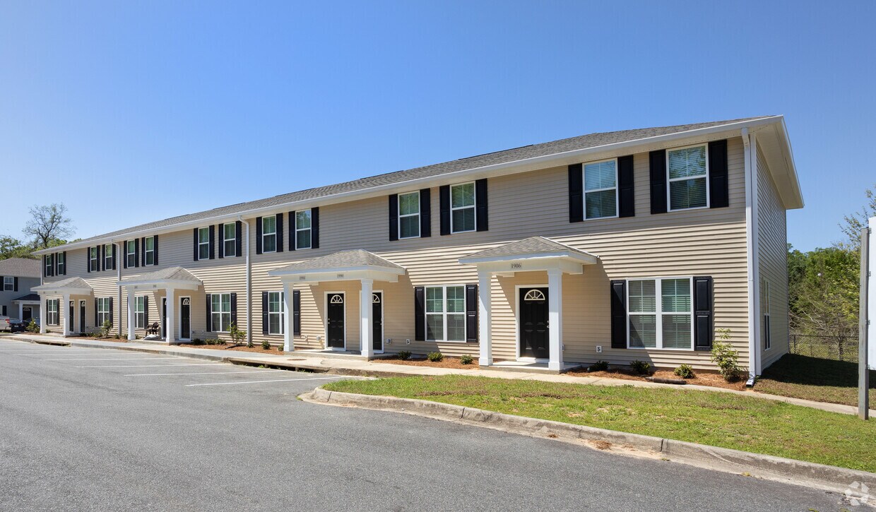 Building - 2010 Tyson Green Ave