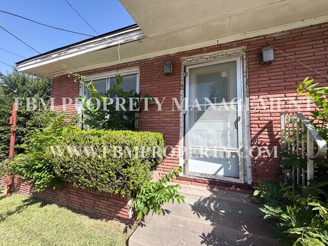 Foto del edificio - 900 E 6th Ave