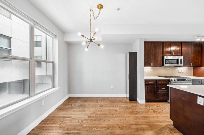 Building Photo - 5-Points 2BD, 2.5BA Townhome with Rooftop ...