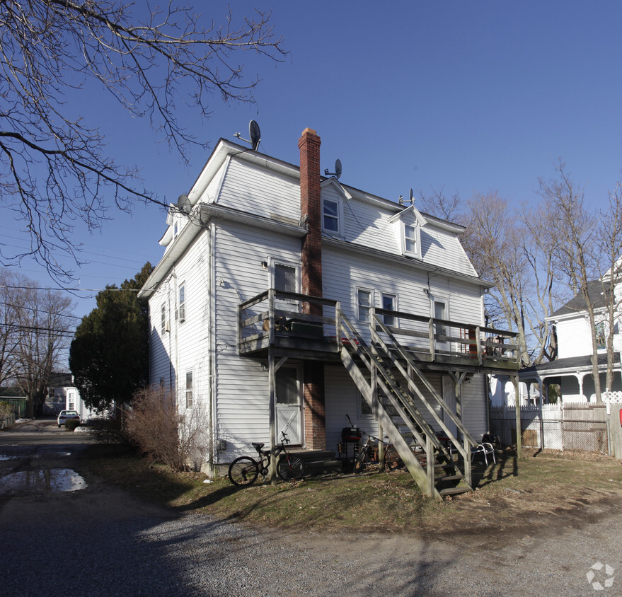 Building Photo - 624-626 Main St