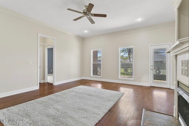 Foto del edificio - 292 Cherry Bark Dr