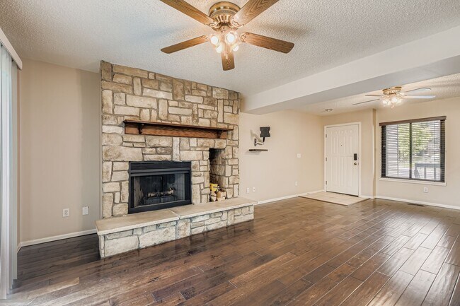 Foto del edificio - 953 Moorings Dr