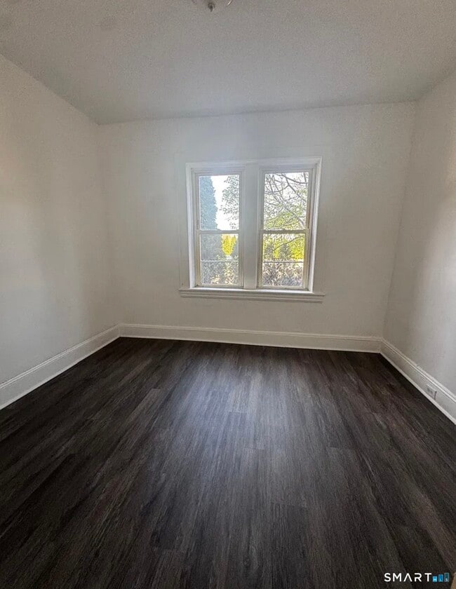 Building Photo - 408 Charles St
