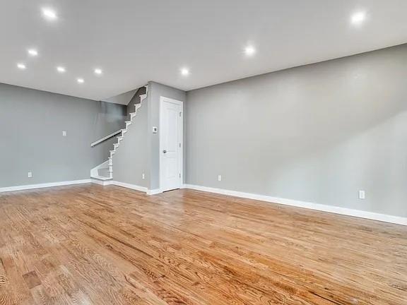 Foto del edificio - 9808 Crest Meadow Dr