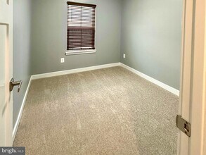 Building Photo - 601 Colindale St Building Photo - 601 Colindale St