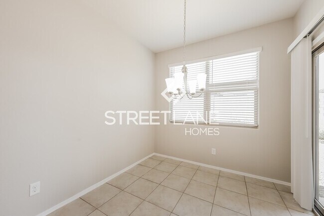 Foto del edificio - Now offering first full month FREE if leas...