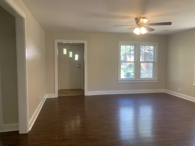 Building Photo - 218 E Lelia St