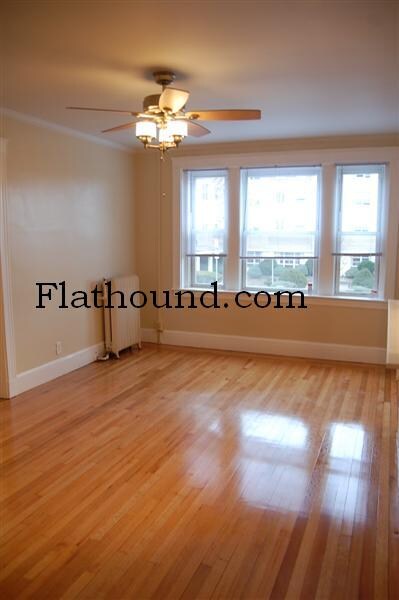 Building Photo - GREAT 1 Bed in Brighton!! Available 9/1!!