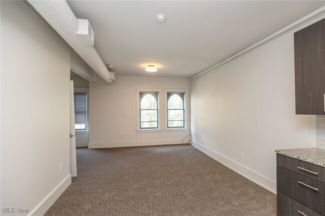 Foto del edificio - 1702 W 28th St