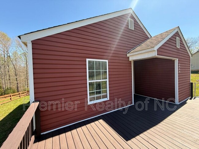 Foto del edificio - 3427 Old US 421 Hwy E