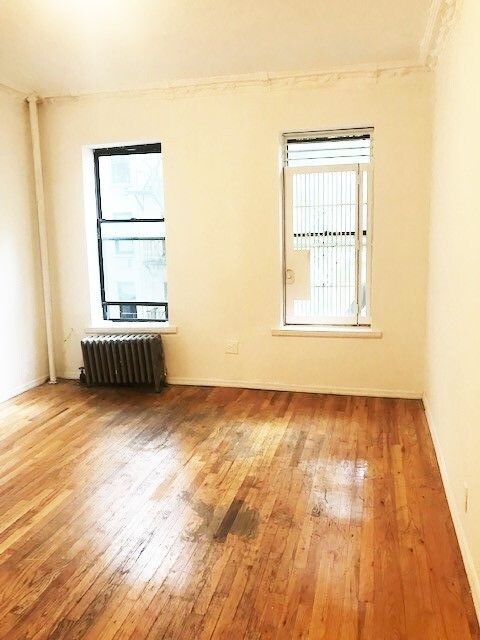 Primary Photo - 226 E 81st St