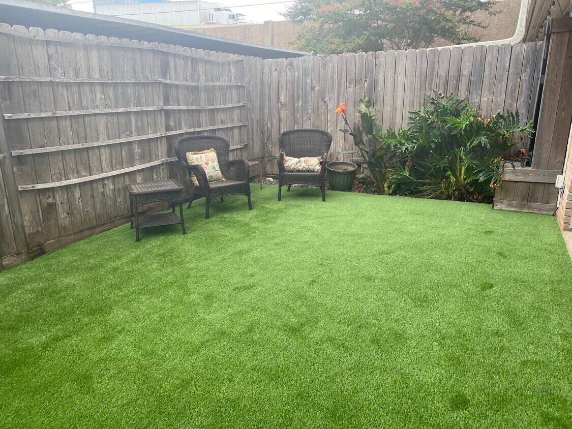 13070 Trail Hollow Dr, Houston, TX 77079 Townhome Rentals in Houston