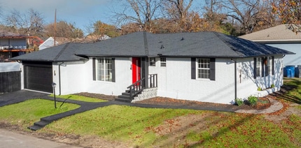 Building Photo - 3423 W Clarendon Dr