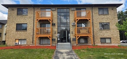Building Photo - 11 Lancelot Court
