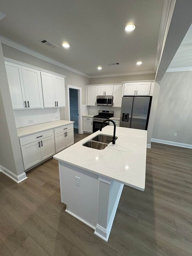 Building Photo - 127 Hunters Hill Wy