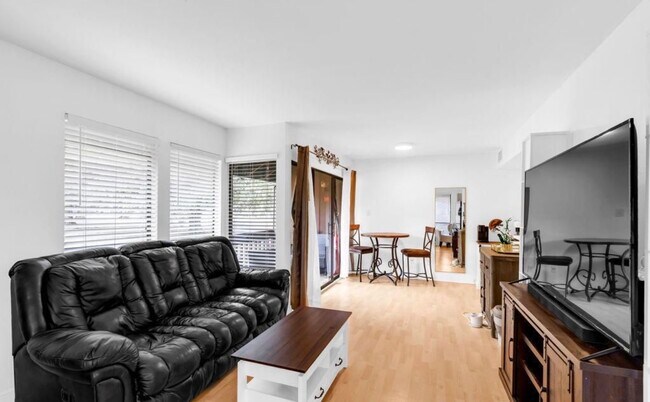 Building Photo - 209 Molokai Vlg