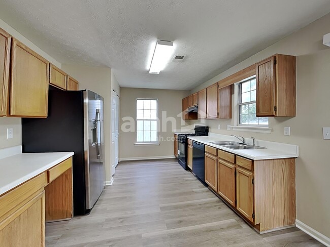 Building Photo - 5410 Lakebrooke Run