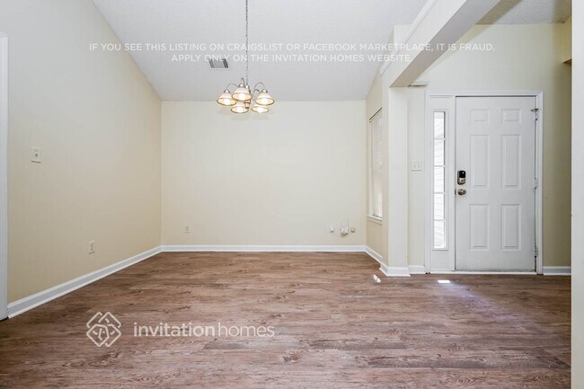 Building Photo - 8040 Highland Pkwy