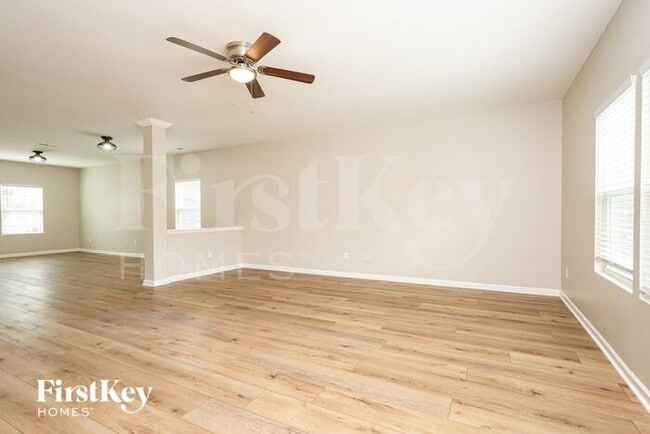 Foto del edificio - 1769 Pinnacle Oaks Dr